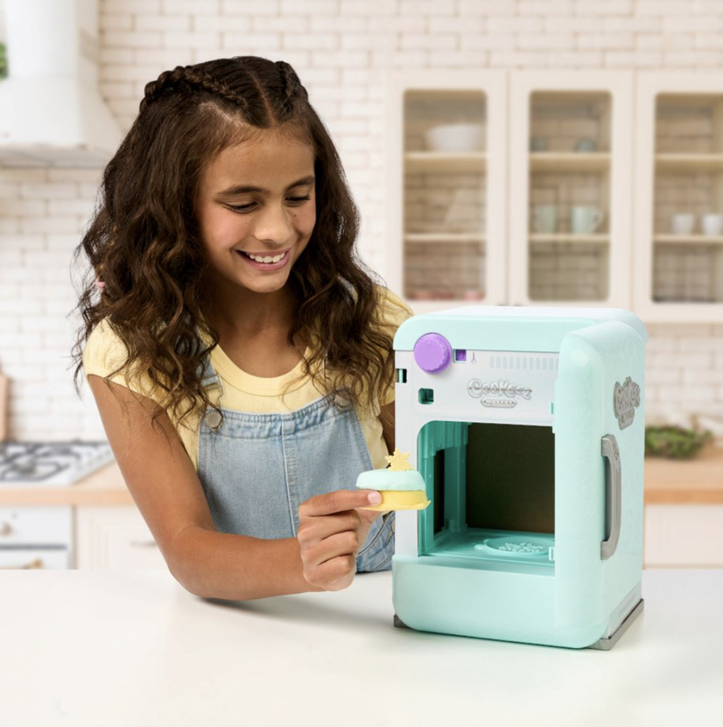 COOKEEZ MAKERY FREEZY CAKEZ FIDGE