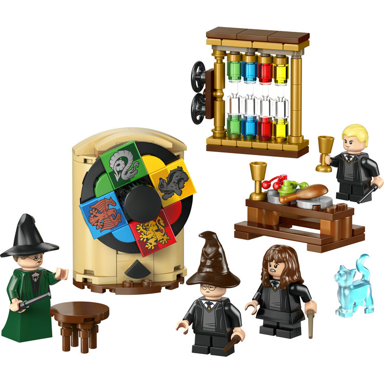 LEGO 76460 HOGWARTS™ CASTLE: SORTING
HAT™ CEREMONY