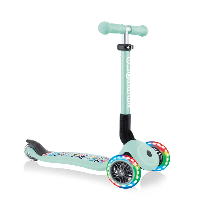SCOOTER GLOBBER JUNIOR FOLDABLE FANTASY LIGHTS MINT