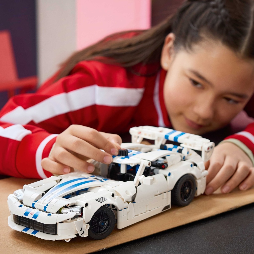 LEGO 42234 DODGE VIPER GTS-R SPORTS CAR