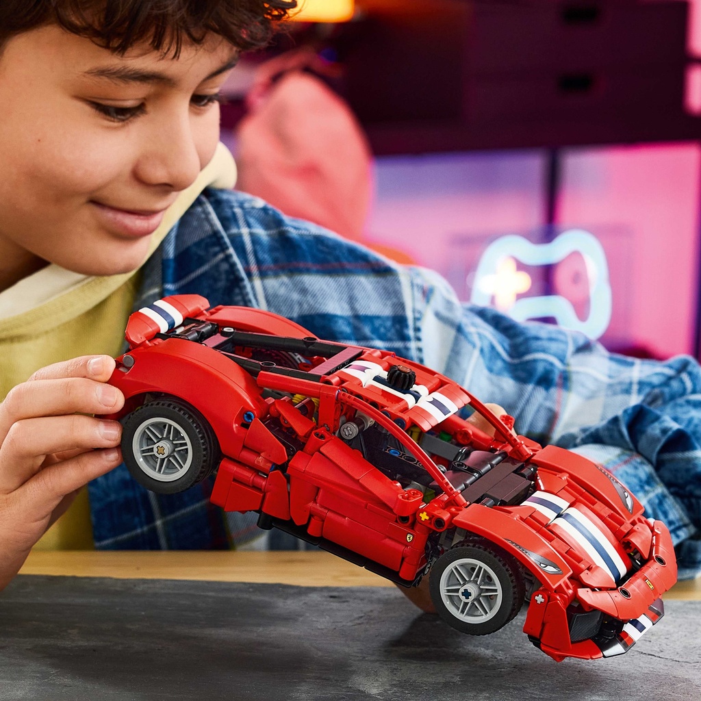 LEGO 42235 FERRARI 488 PISTA CAR