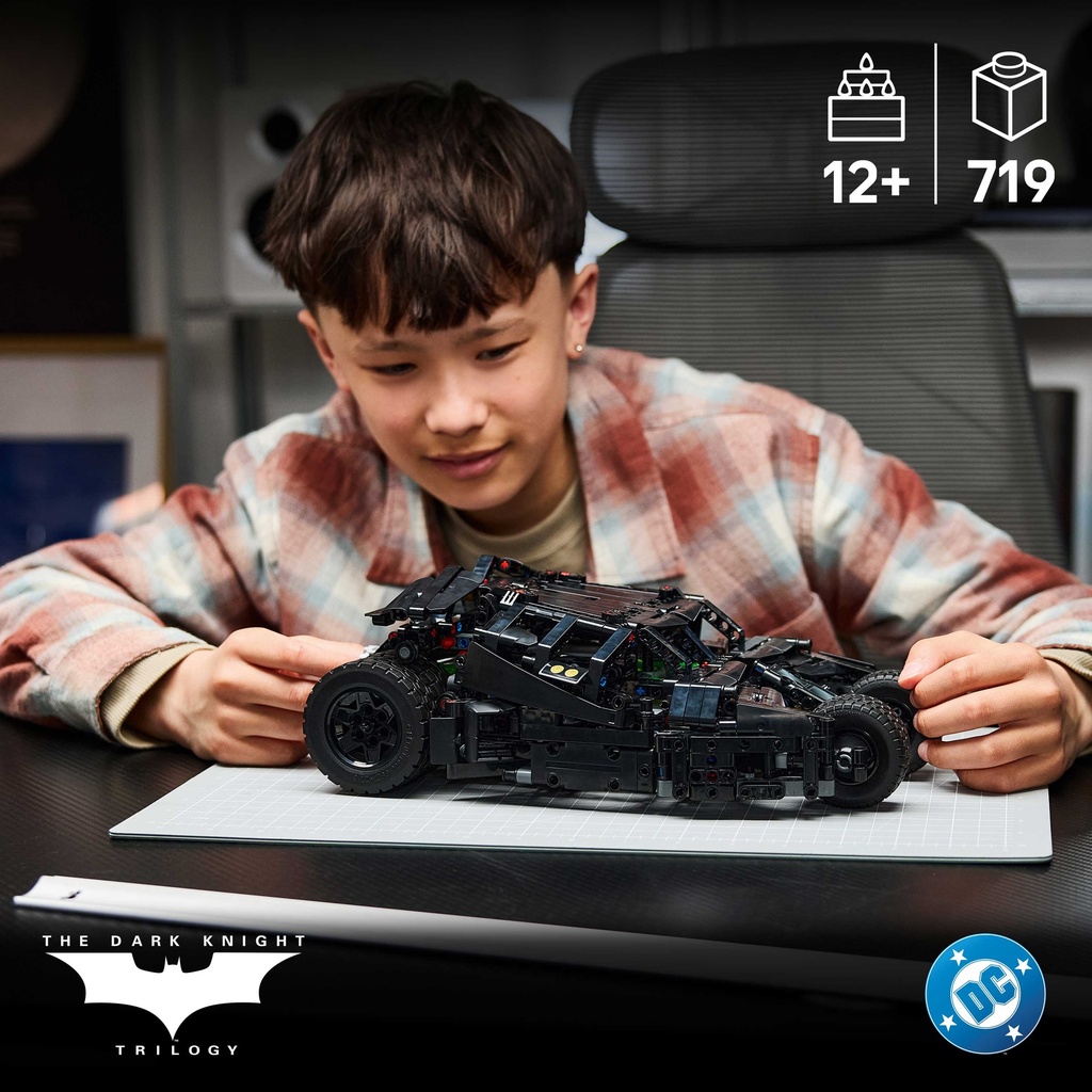 LEGO 42239 BATMOBILE™ TUMBLER