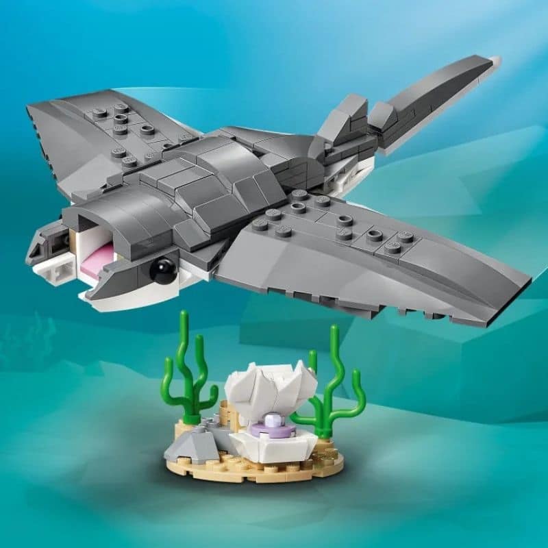 LEGO 31381 FIERCE SHARK WITH A TREASURE CHEST